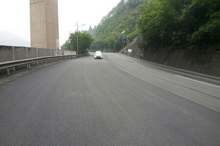 省道310线红雅段大修工程沥青路面铺筑工作完成