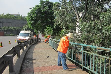 桥队加快外业维修迎部检