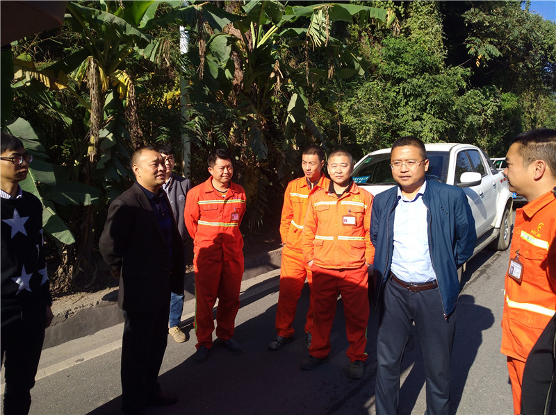 总段领导督查省道214线公路大修工作