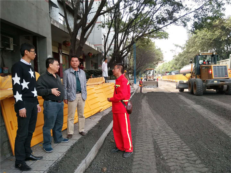 总段领导督查金歇路大修工作