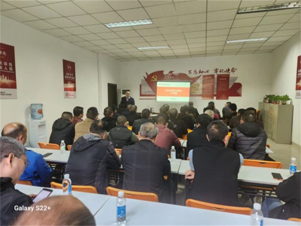 市公路养护总段组织开展“全国交通安全日”活动