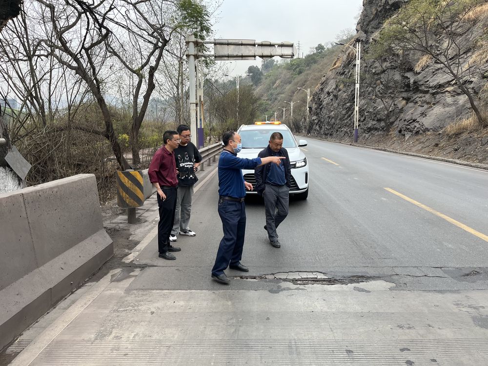 市公路养护总段党委副书记叶正权带队督导检查创文工作